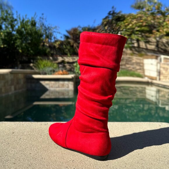 New Women's True Red Slouch Faux Suede Mid Calf Flat Boot Round Toe Zip Pull-On - Picture 3 of 5